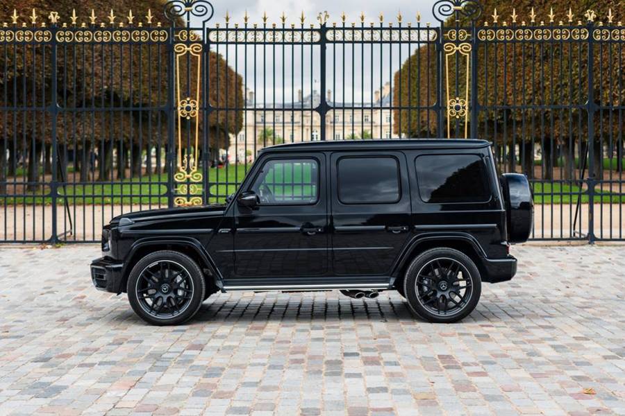 Mercedes Classe G63 AMG noire, vue de profil